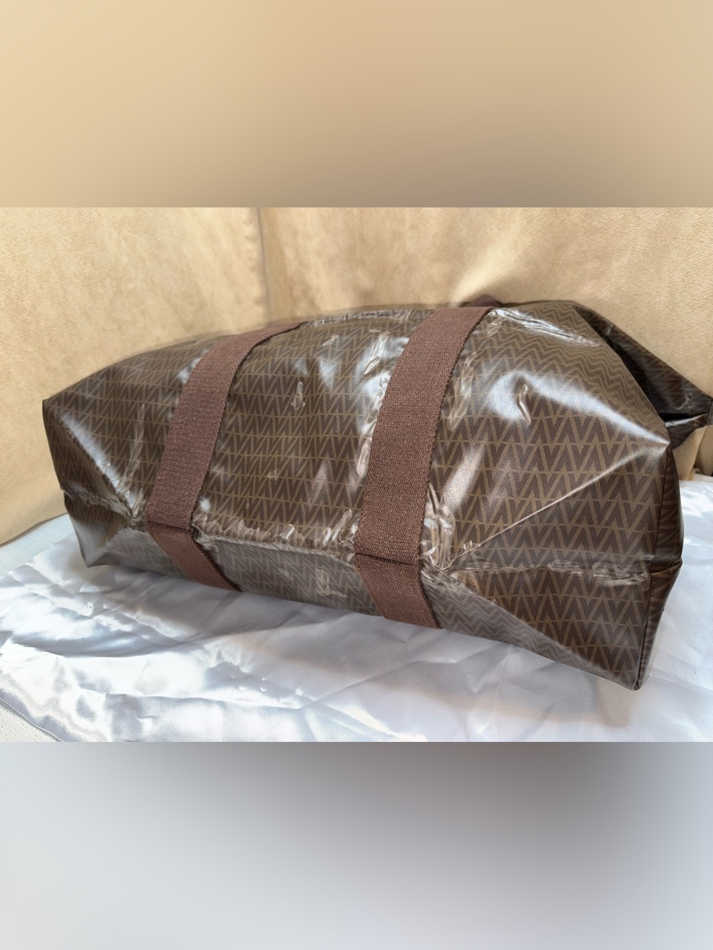 Mario Valentino Coated Canvas Large Tote Weekender Bag V Logo-with callouts - Picture 6 of 15